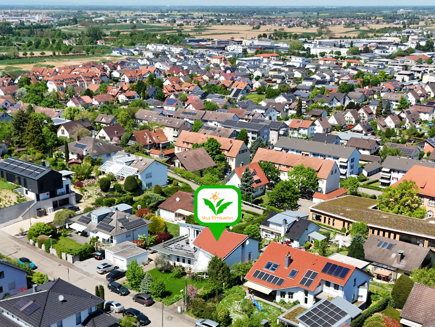 Drohnenaufnahme — Lage und Aussicht in die Rheinebene